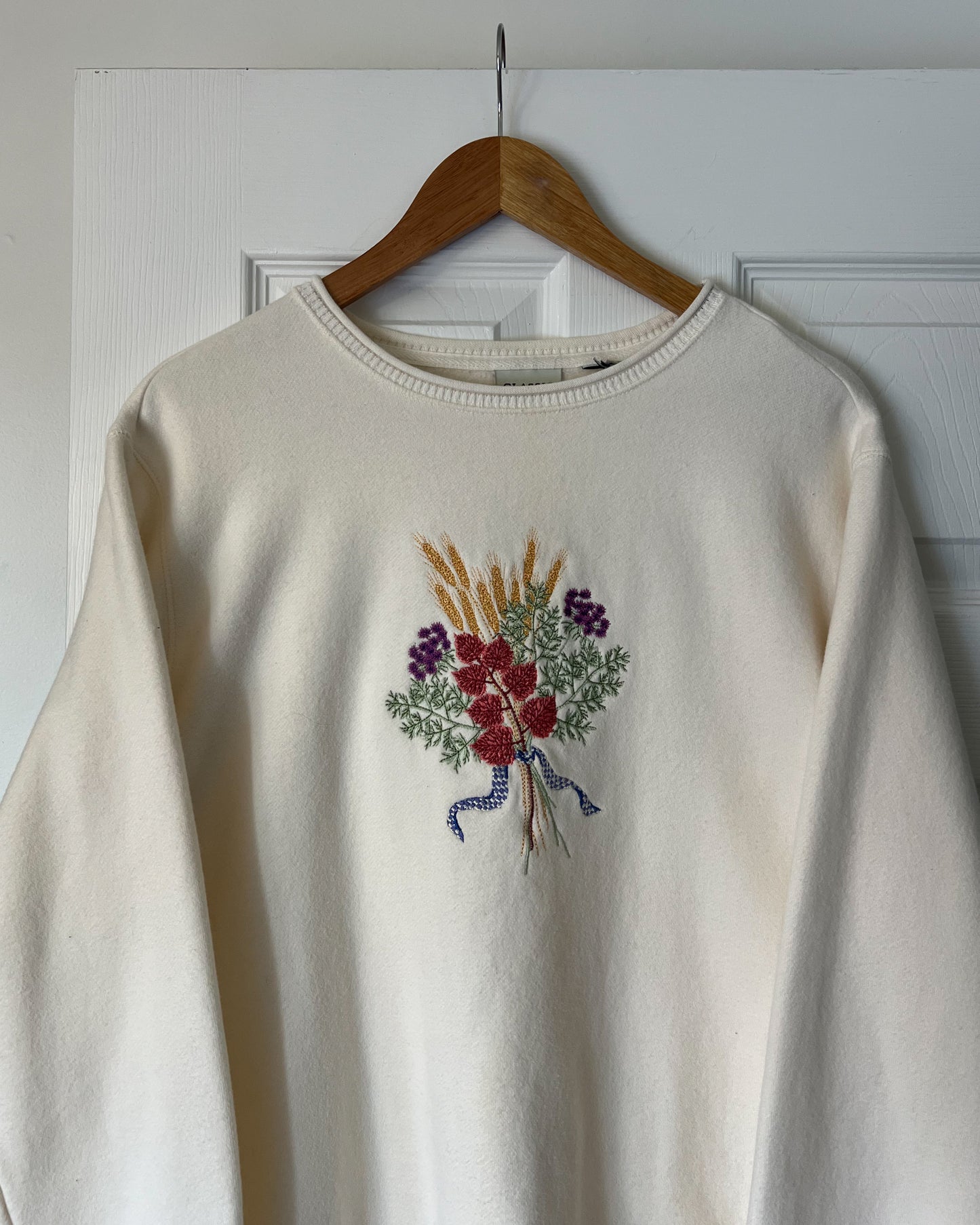 Vintage Floral Embroidered Crewneck