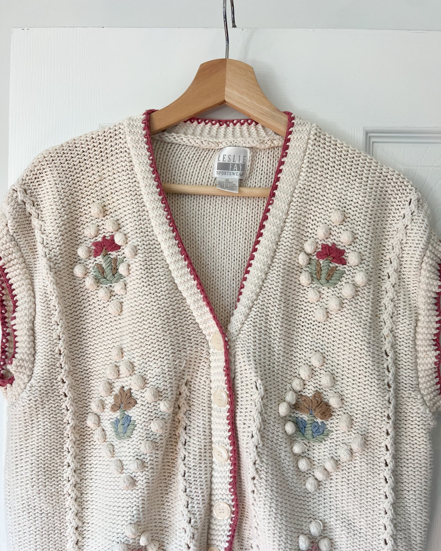 Floral Cropped Textured Knitted Vest