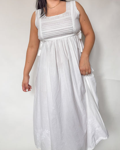 Vintage White ruffles dress