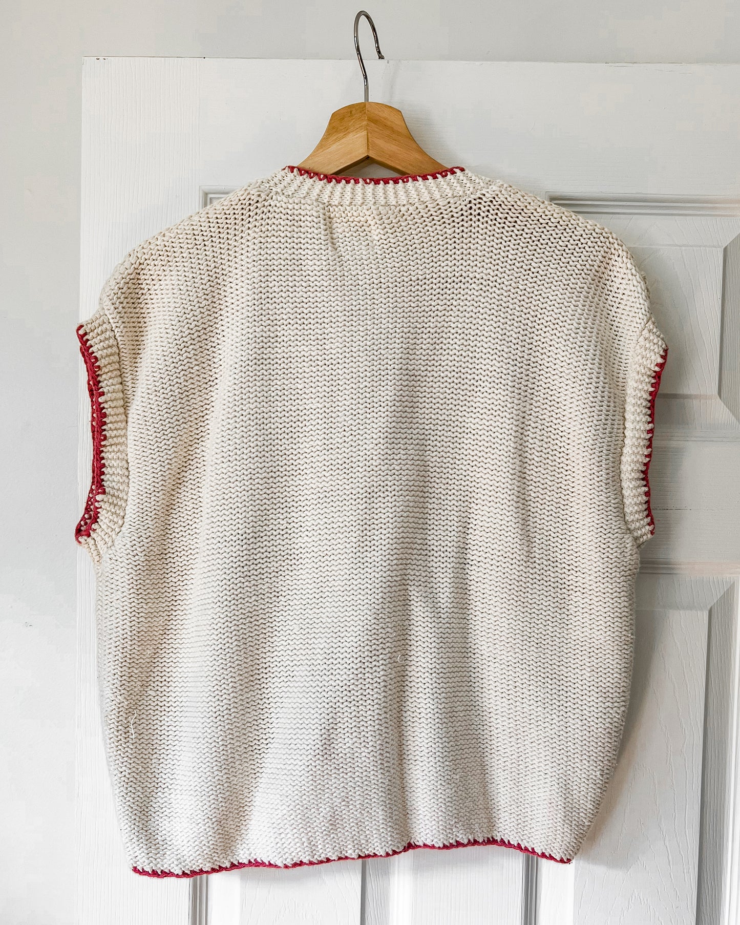 Floral Cropped Textured Knitted Vest