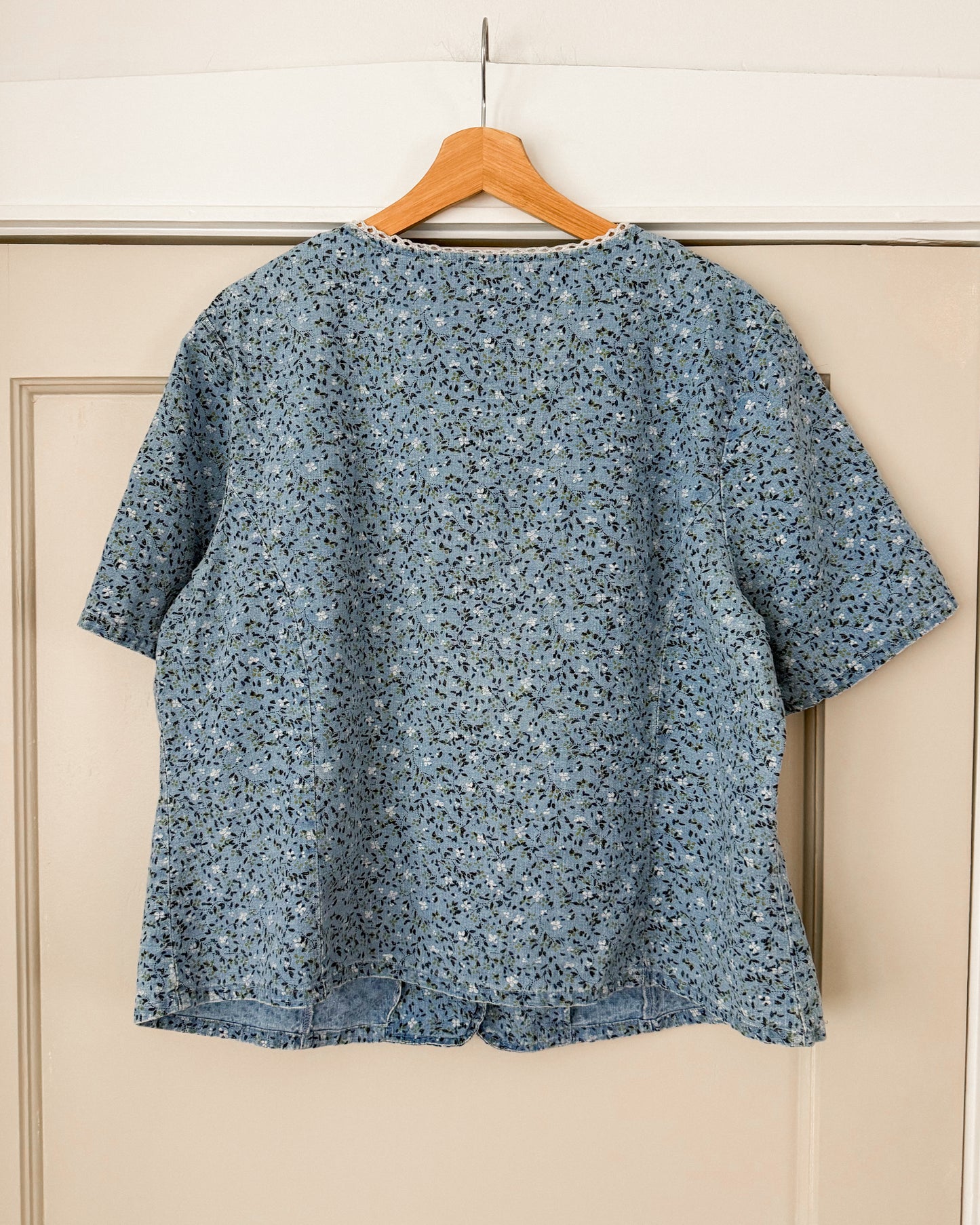 Floral Linen/Cotton Button Down