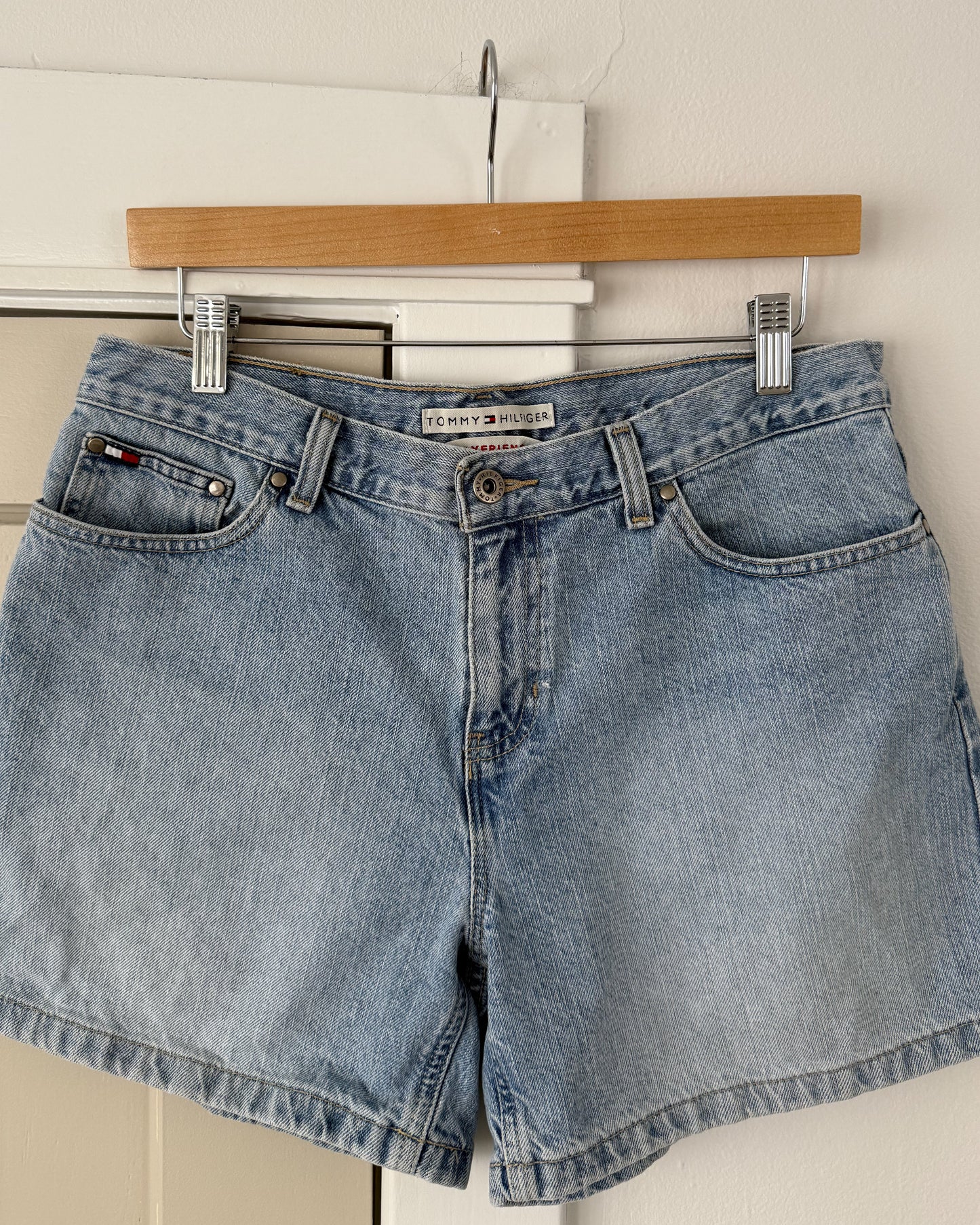Tommy Hilfiger Boyfriend Midrise Denim Shorts W32