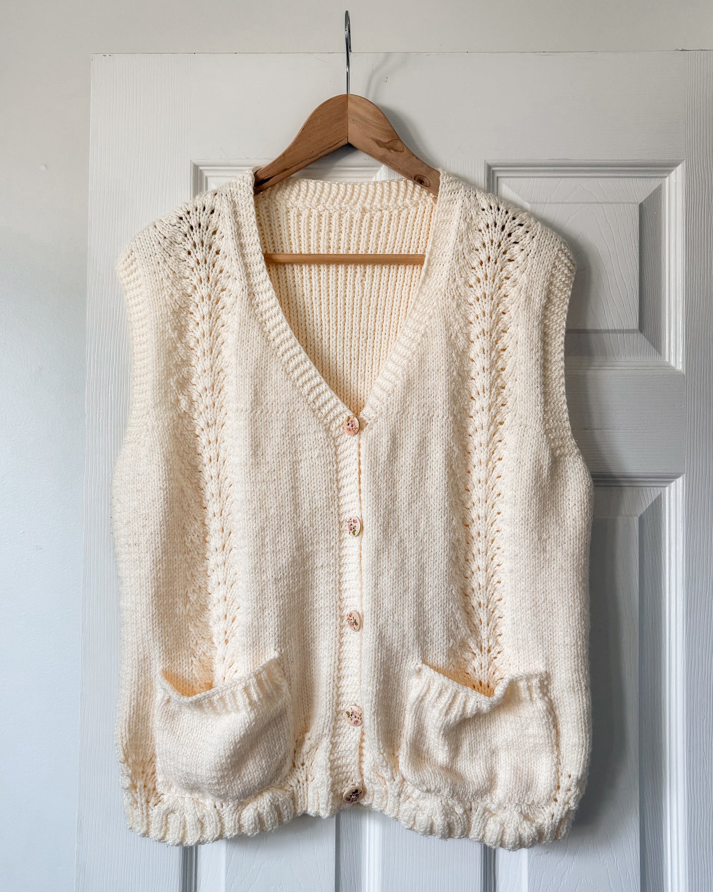 Cream Floral Buttoned Knitted Vest