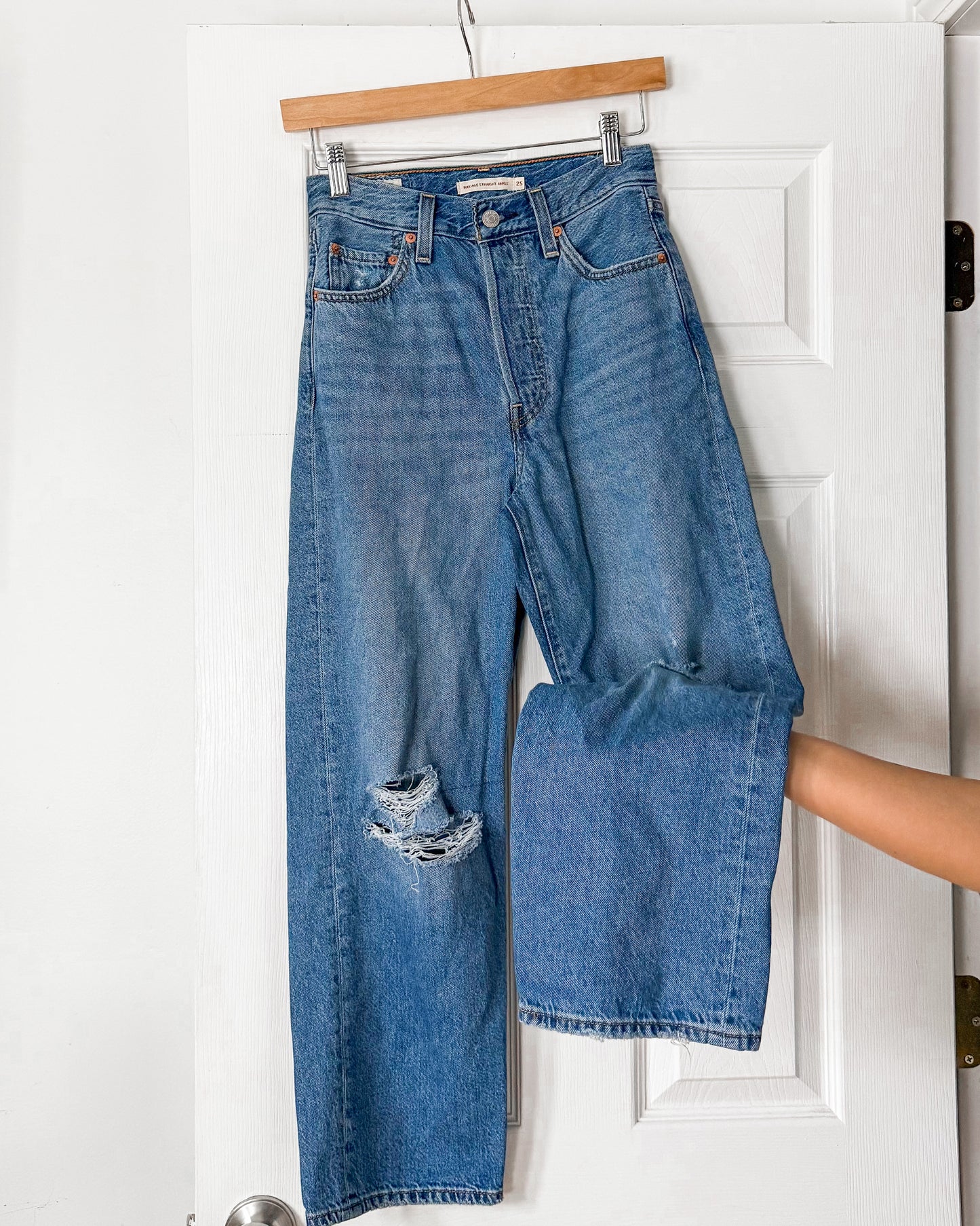 Levi’s Ribcage Straight Ankle Jeans