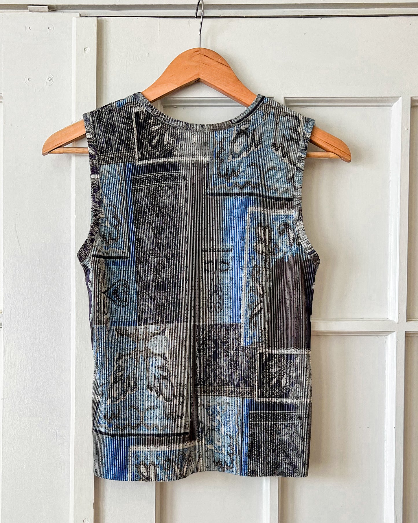 Abstract Crinkle Tank Top