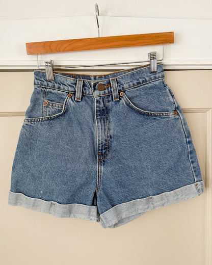 Vintage High Rise Levi’s 910 Classic Fit Shorts