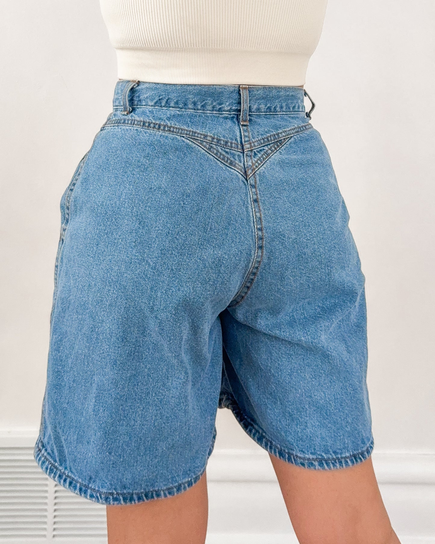 Vintage Chic Pleated Denim Shortss